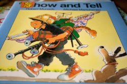 Robert Munch'dan "Show and Tell", Caillou'dan "My Special Friend" İngilizce Masal Günlerinde